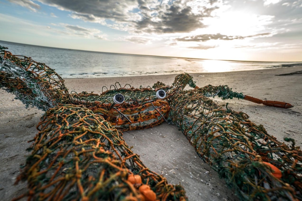 Australia’s Aboriginal Tribe is Recycling Discarded Fishing Nets Into Artworks