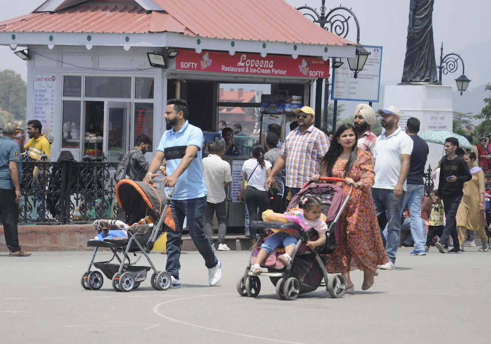 Shimla Roasts at 30°C as Mercury Soars to Unusually High Temperature