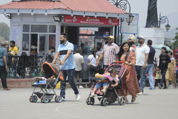 Shimla Roasts at 30°C as Mercury Soars to Unusually High Temperature