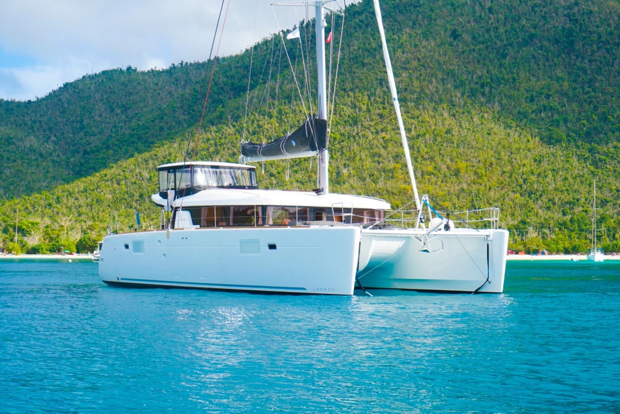 Sail LUNA yacht eco-friendly