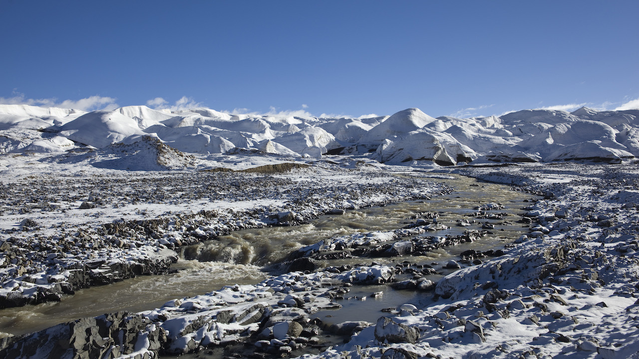 Melting Tibetan Glacier Could Spill Never-Seen-Before Microbes in Oceans