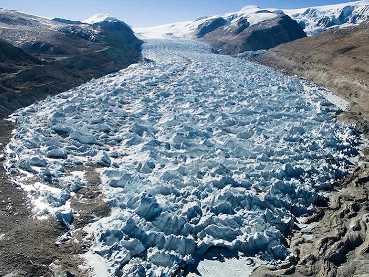 Melting Tibetan Glacier Could Spill Never-Seen-Before Microbes in Oceans