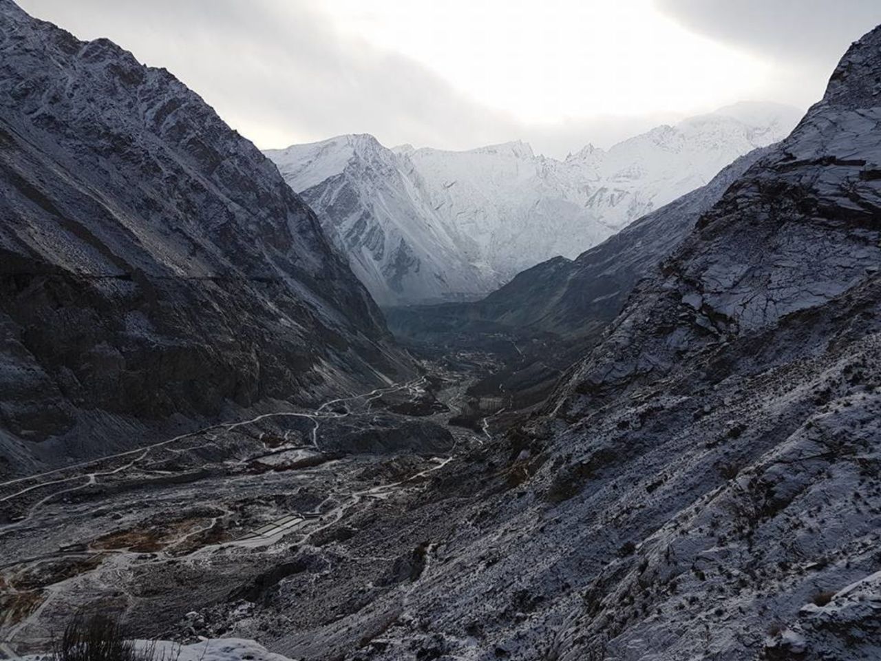 Melting glaciers in Pakistan threaten people