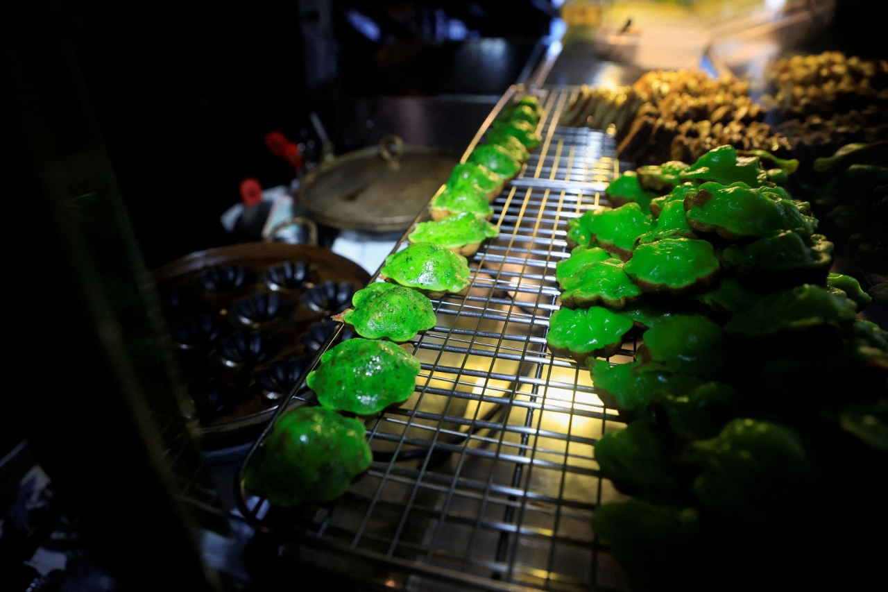 Thailand Businesses Thrive on Cannabis - Desserts