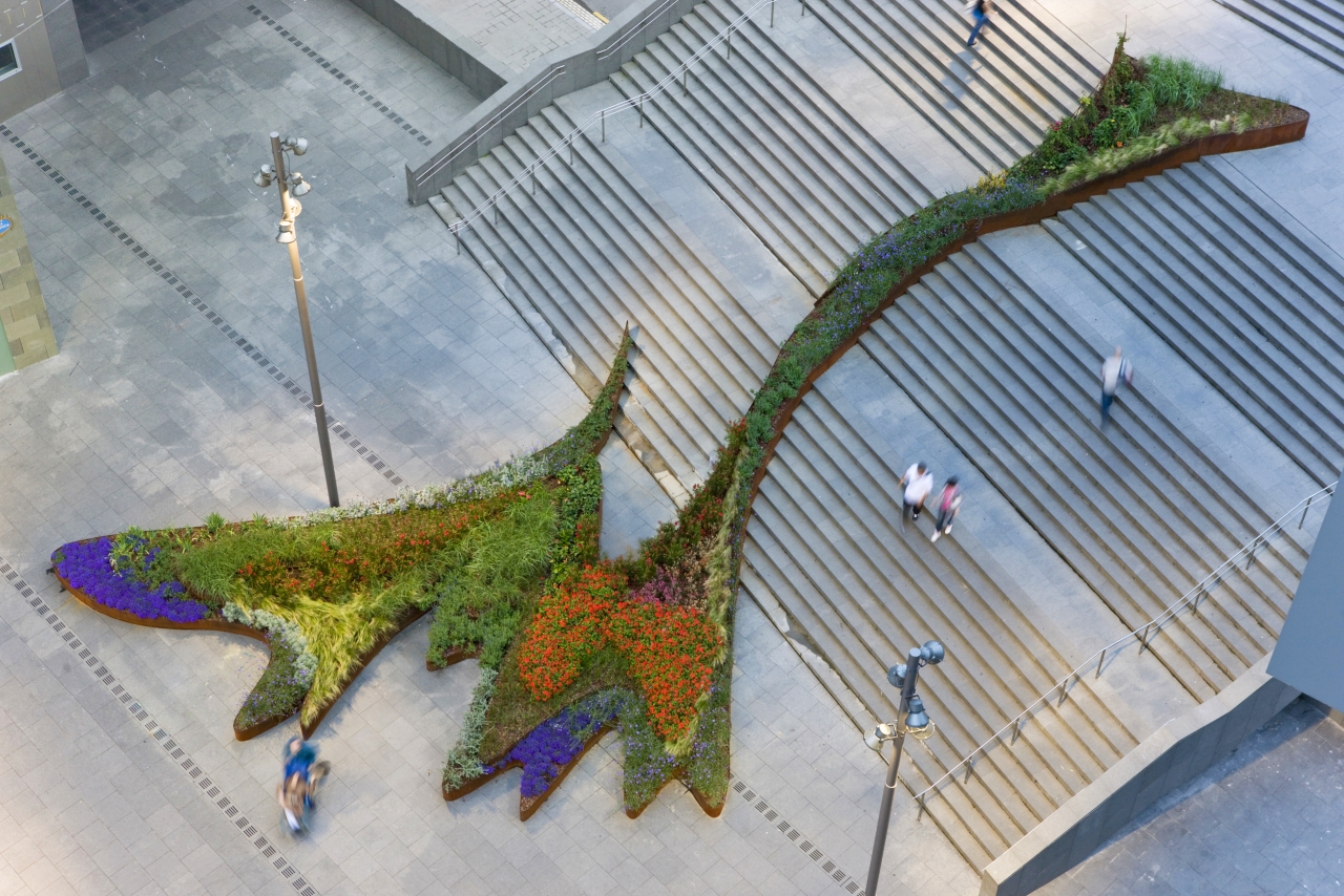 The Garden That Climbs the Stairs, Spain