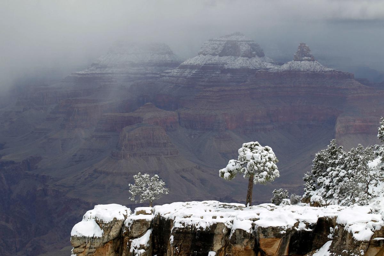 Untimely snowfall in Grand Canyon National Park amid climate change