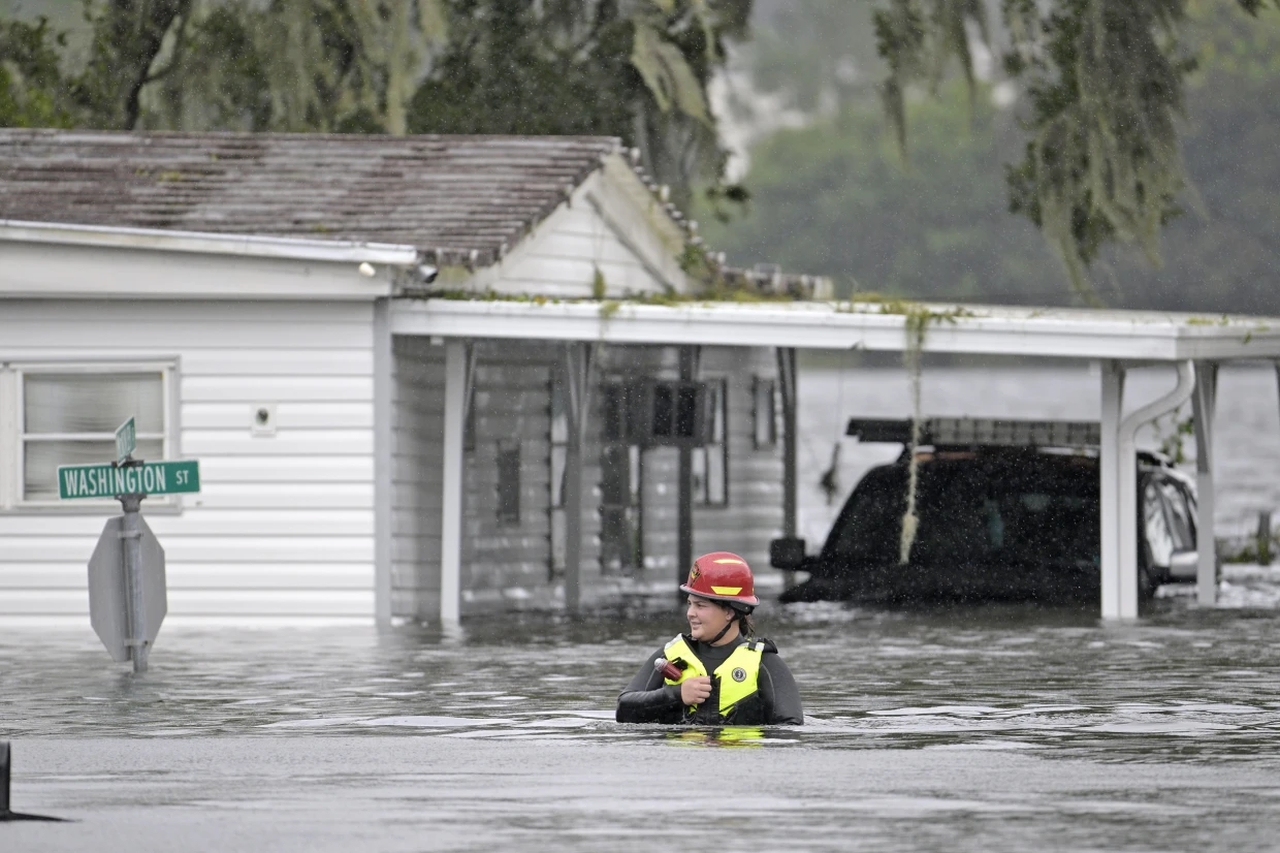 Death and Destruction by Hurricane Ian, In Pictures