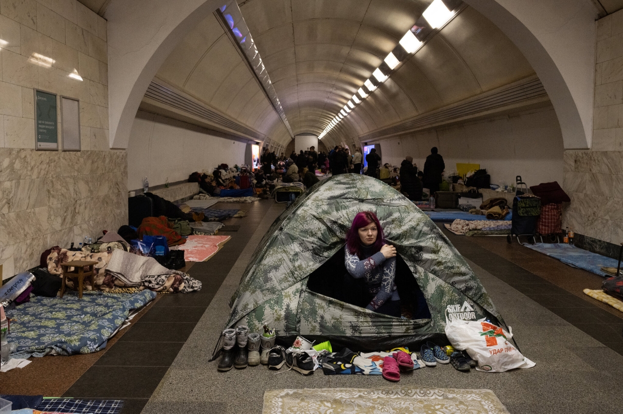 15,000 Ukrainians took refuge in the subway system to escape Russia's bombings