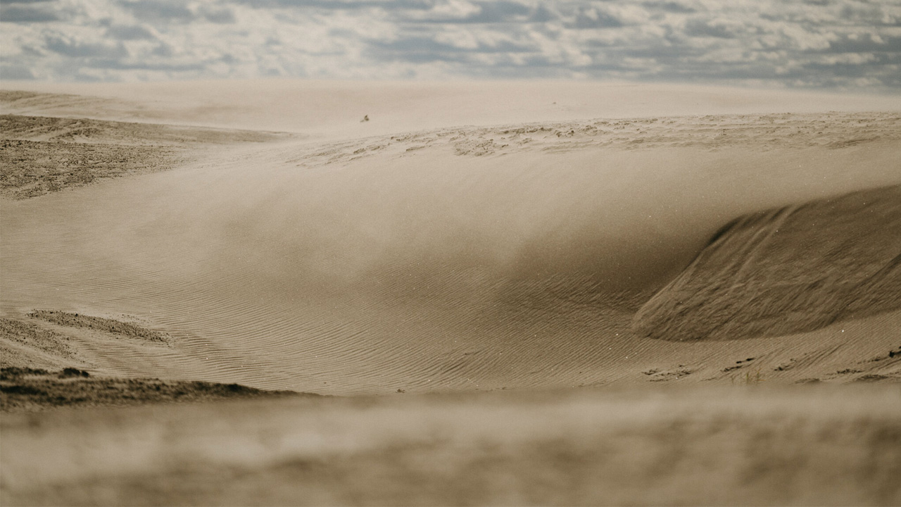 Sand-dunes-now-occupy-the-space-where-the-Mississippi-River-usually-flows