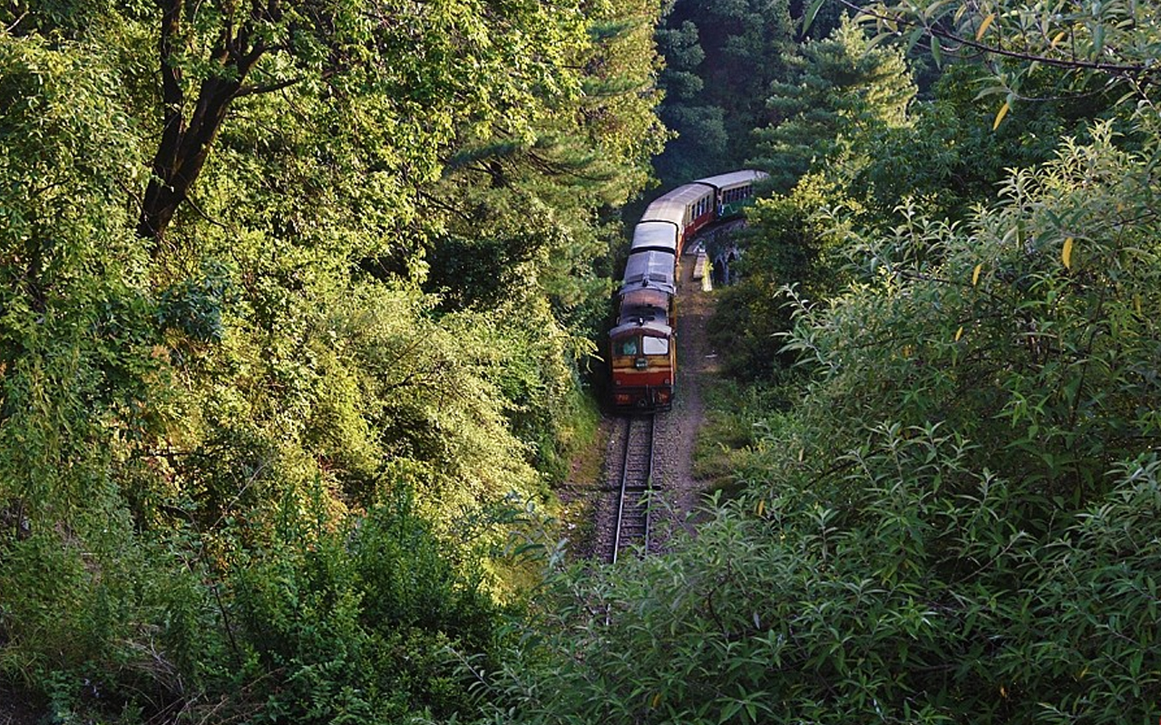 Hydrogen train to run on narrow gauge heritage tracks in India
