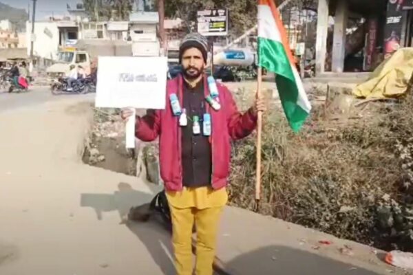 Pesticides and Plough over Shoulders, Himachal Farmer Marches to State Capital